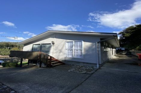 Photo of property in 30 Deller Grove, Silverstream, Upper Hutt, 5019