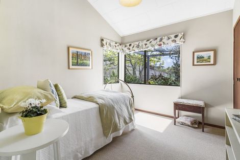 Photo of property in 20a East Coast Road, Milford, Auckland, 0620
