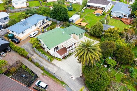 Photo of property in 17 Paramu Avenue, Birkdale, Auckland, 0626