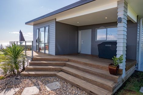 Photo of property in 68 Stratford Drive, Cable Bay, 0420