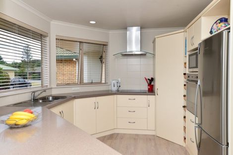 Photo of property in 2 Makepeace Place, Flagstaff, Hamilton, 3210