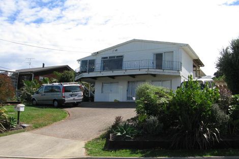 Photo of property in 32 Auld Street, Torbay, Auckland, 0630