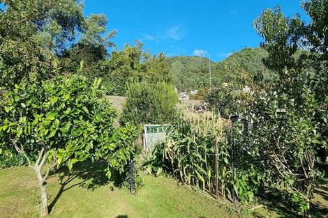 Photo of property in 53 Broadway, Picton, 7220