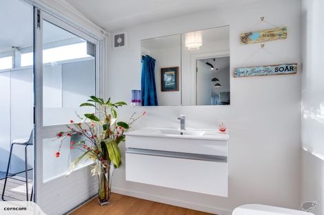 Photo of property in 5 Old Ferry Road, Clive, 4102