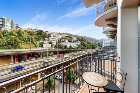 Photo of property in Atrium Towers, 4r/154 The Terrace, Wellington Central, Wellington, 6011