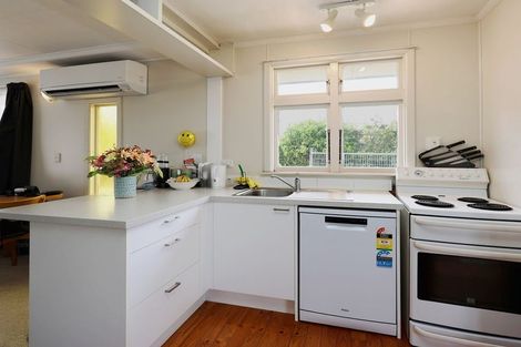 Photo of property in 51 Stuart Street, Holmes Hill, Oamaru, 9401