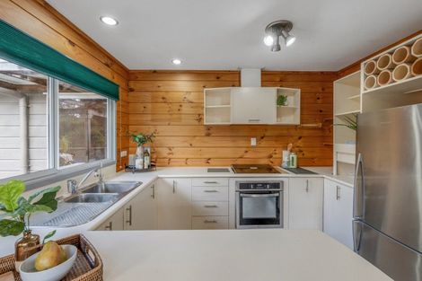 Photo of property in 34 Lochend Place, Highland Park, Auckland, 2010