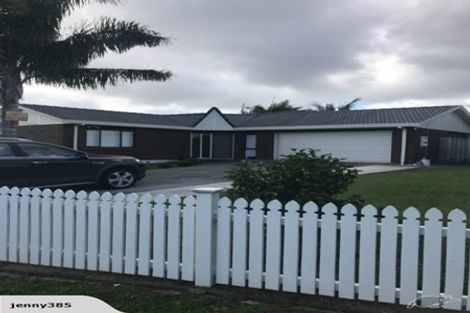 Photo of property in 21 West Fairway, Golflands, Auckland, 2013