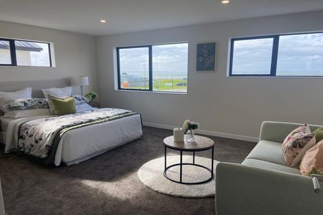 Photo of property in 12 Korowhiti Road, Clarks Beach, 2122