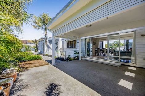 Photo of property in 16 Links Drive, Waiwhakaiho, New Plymouth, 4312