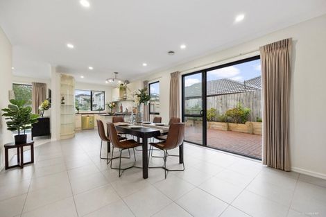 Photo of property in 1 Askerne Drive, Flat Bush, Auckland, 2016