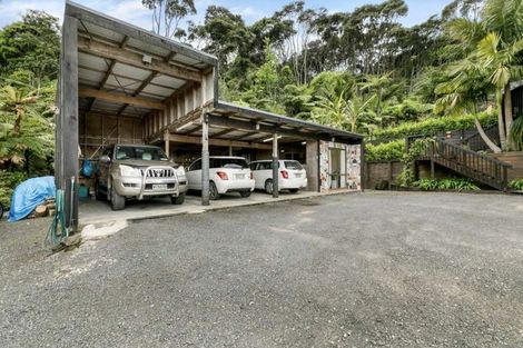 Photo of property in 390 Driving Creek Road, Coromandel, 3506
