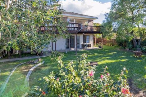 Photo of property in 40 Akoranga Drive, Northcote, Auckland, 0627