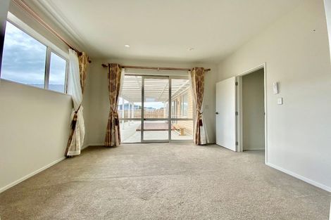 Photo of property in 28 Wellfield Drive, Papakura, 2110