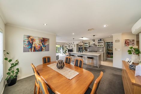 Photo of property in 140 Norana Road, Timberlea, Upper Hutt, 5018