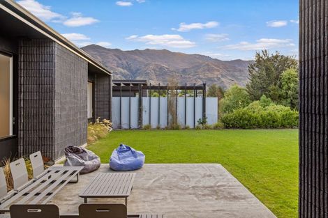 Photo of property in 6 Stackbrae Avenue, Wanaka, 9305