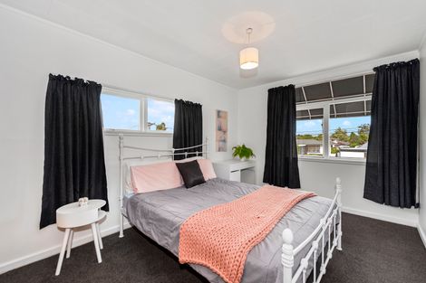Photo of property in 34 Munro Street, Redwood, Christchurch, 8051