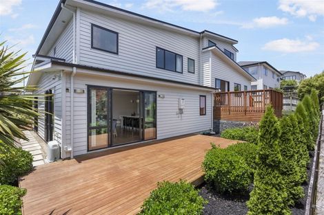 Photo of property in 97 Medallion Drive, Oteha, Auckland, 0632