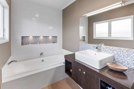 Photo of property in 42 Ihaka Street, Hokowhitu, Palmerston North, 4410