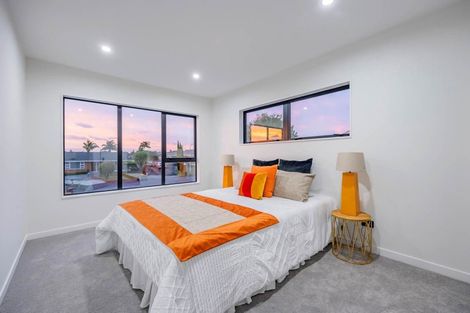 Photo of property in 26a Tupaki Place, Pakuranga Heights, Auckland, 2010