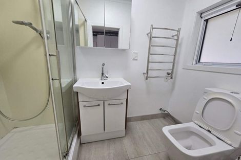 Photo of property in 18 Dunstall Place, Mangere Bridge, Auckland, 2022