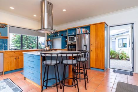 Photo of property in 7 Bermuda Place, One Tree Point, 0118