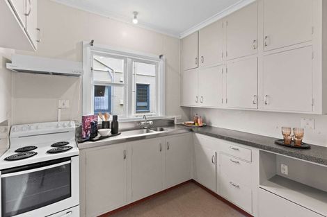 Photo of property in 31 Florence Avenue, Palmerston North, 4414