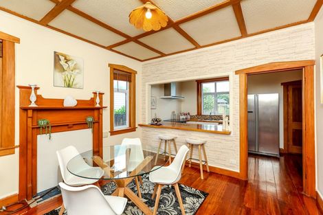 Photo of property in 5 Huatoki Street, Vogeltown, New Plymouth, 4310