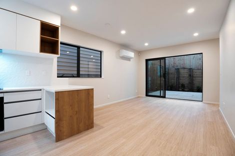 Photo of property in 5b Topliss Drive, Northcross, Auckland, 0632