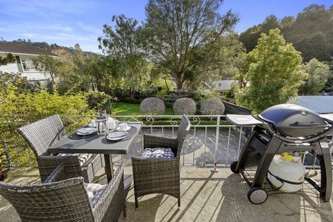 Photo of property in 4 Harewood Grove, Pinehaven, Upper Hutt, 5019