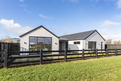 Photo of property in 100 Skibbereen Drive, Halswell, 8025