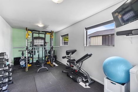 Photo of property in 8 Mappleton Avenue, Burnside, Christchurch, 8053