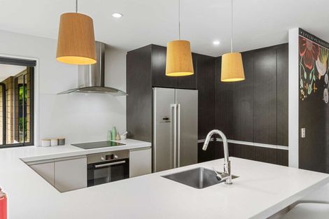 Photo of property in 33 Broadhaven Avenue, Parklands, Christchurch, 8083