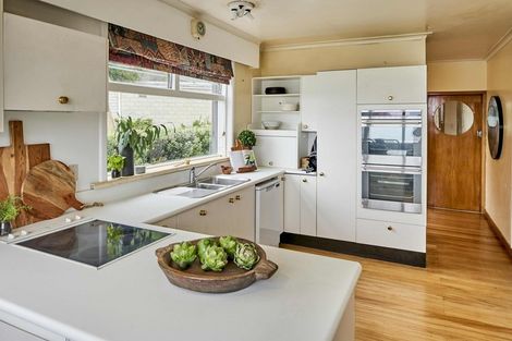 Photo of property in 100 Evans Bay Parade, Roseneath, Wellington, 6021