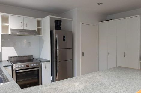 Photo of property in 1/546 Glenfield Road, Glenfield, Auckland, 0629