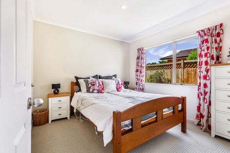 Photo of property in 14 Semillon Avenue, Henderson, Auckland, 0612