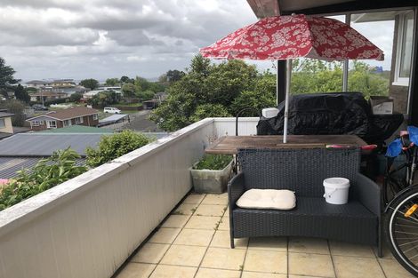 Photo of property in 28 Commissariat Road, Mount Wellington, Auckland, 1060