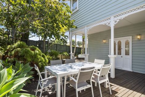 Photo of property in 25a Belle Vue Avenue, Northcote Point, Auckland, 0627