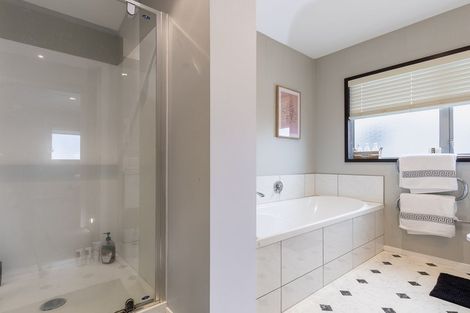 Photo of property in 48 Kotare Street, Waikanae, 5036