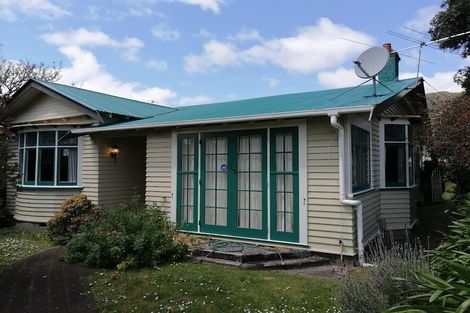 Photo of property in 110 Waiwhetu Road, Waterloo, Lower Hutt, 5011