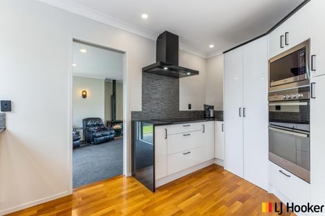 Photo of property in 9 Crannich Place, Wattle Downs, Auckland, 2103