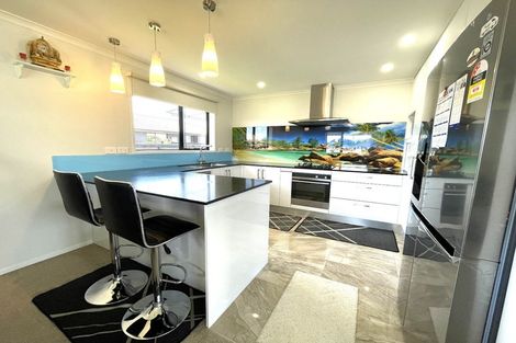 Photo of property in 26 Honeyfield Drive, Whalers Gate, New Plymouth, 4310