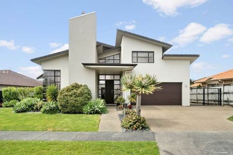 Photo of property in 7 Bronwylian Drive, Flat Bush, Auckland, 2016