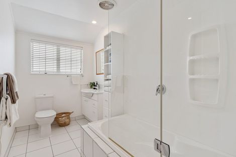 Photo of property in 25a Milford Road, Milford, Auckland, 0620