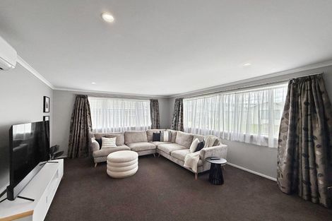 Photo of property in 17 Poulson Grove, Trentham, Upper Hutt, 5018