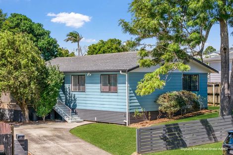 Photo of property in 7 Panzic Place, Glen Eden, Auckland, 0602