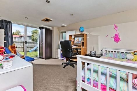 Photo of property in 2/85 Diana Drive, Glenfield, Auckland, 0627