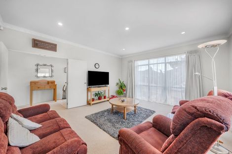 Photo of property in 16 Leafield Crescent, Henderson, Auckland, 0612