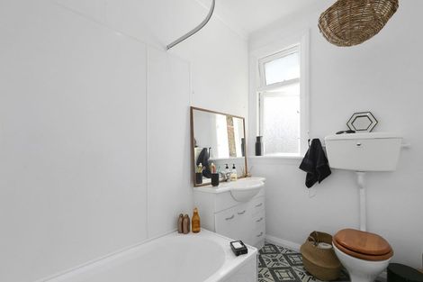 Photo of property in 32 Motu Street, Saint Clair, Dunedin, 9012