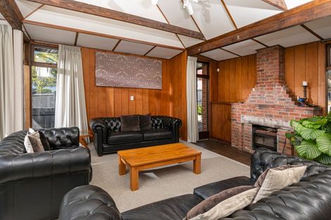 Photo of property in 15 Fairlea Road, Te Atatu South, Auckland, 0610